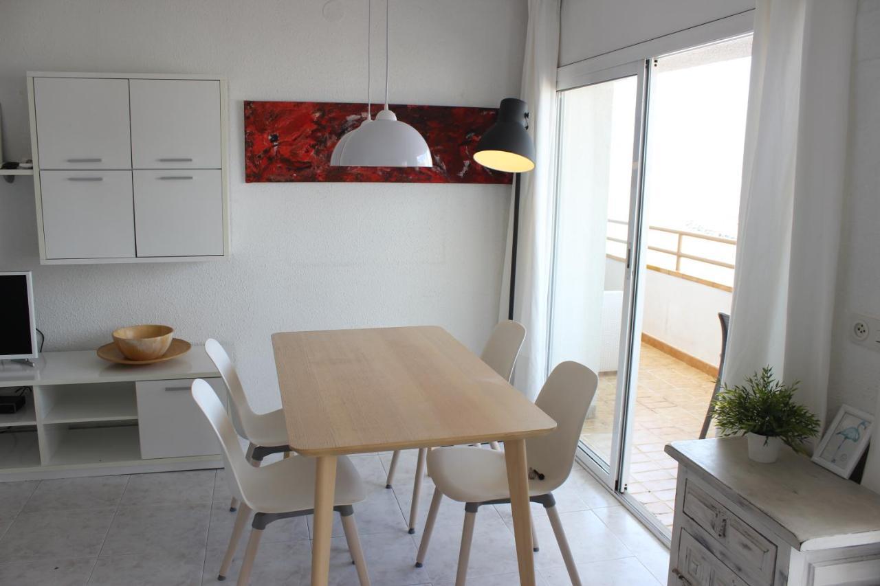Beautiful Apartment In Front Of Beach, Pool, View Roses Luaran gambar