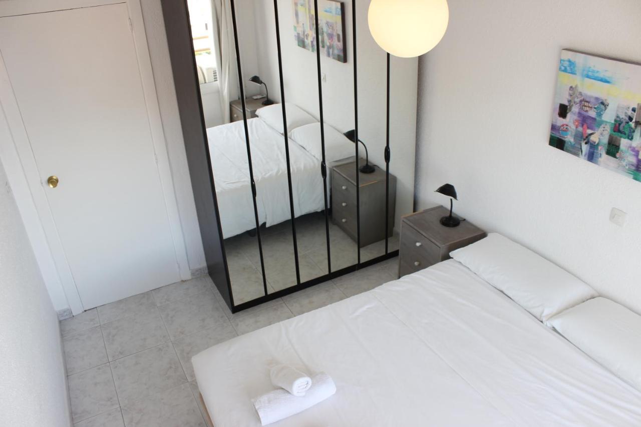 Beautiful Apartment In Front Of Beach, Pool, View Roses Luaran gambar