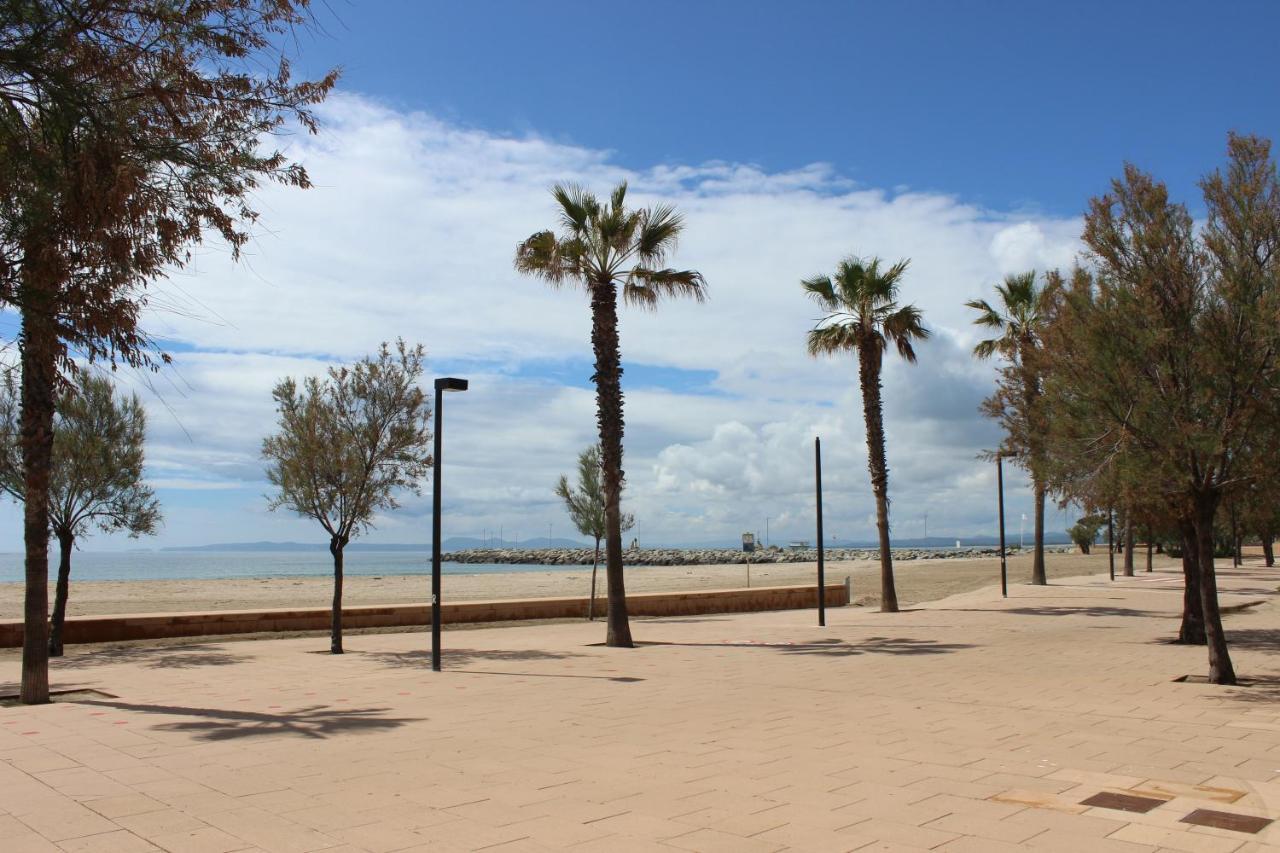 Beautiful Apartment In Front Of Beach, Pool, View Roses Luaran gambar