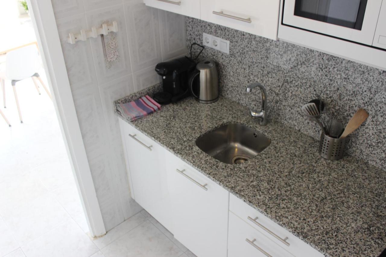 Beautiful Apartment In Front Of Beach, Pool, View Roses Luaran gambar