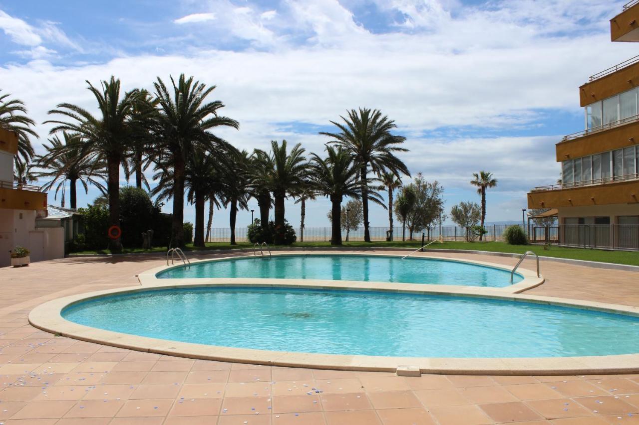 Beautiful Apartment In Front Of Beach, Pool, View Roses Luaran gambar