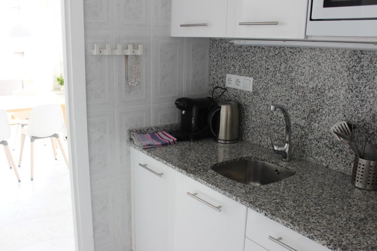 Beautiful Apartment In Front Of Beach, Pool, View Roses Luaran gambar